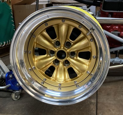 Finished three-piece aluminum Pygmée wheel